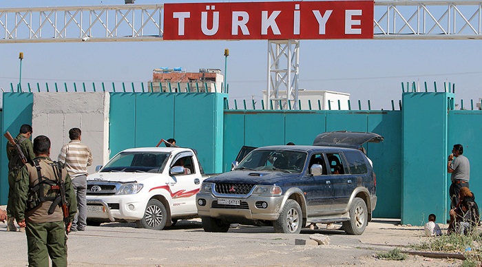 Turkey detains & deports Russian journalists investigating ISIS oil trade reports